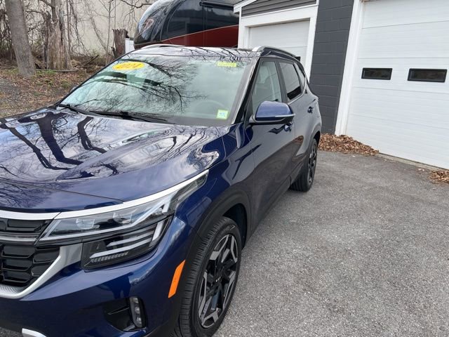 Used 2024 Kia Seltos SX w/ SX Sunroof Package AWD/4WD image 2