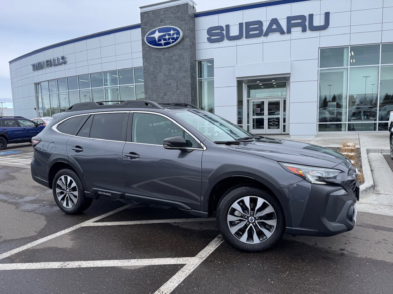 Used 2023 Subaru Outback Limited image 1