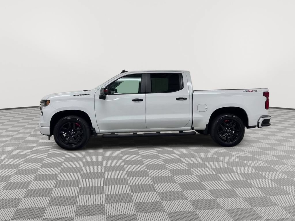 Used 2023 Chevrolet Silverado 1500 RST w/ Redline Edition AWD/4WD image 5