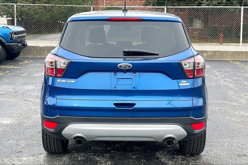 Certified 2017 Ford Escape SE FWD image 3