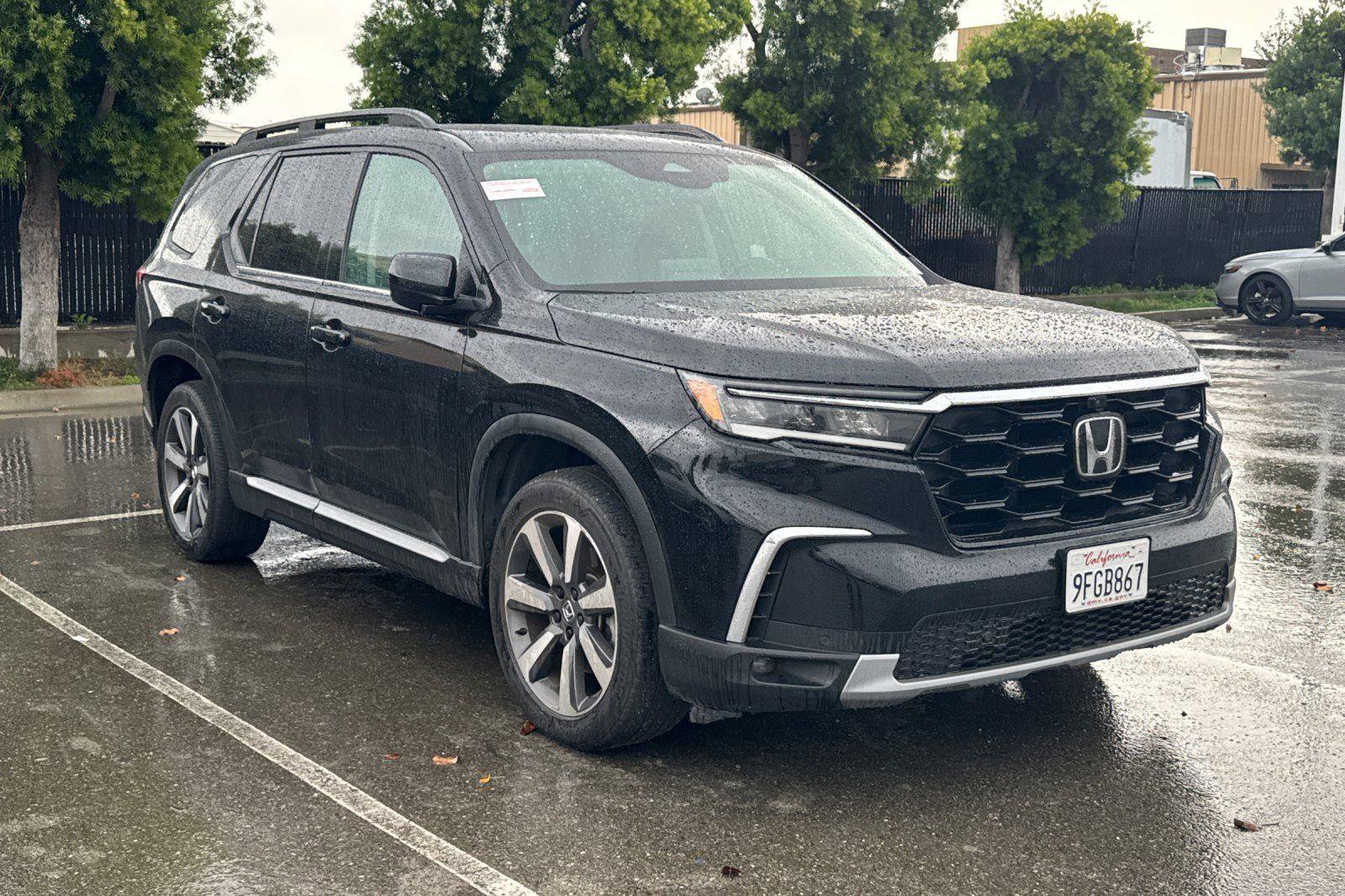 Used 2023 Honda Pilot Elite image 2