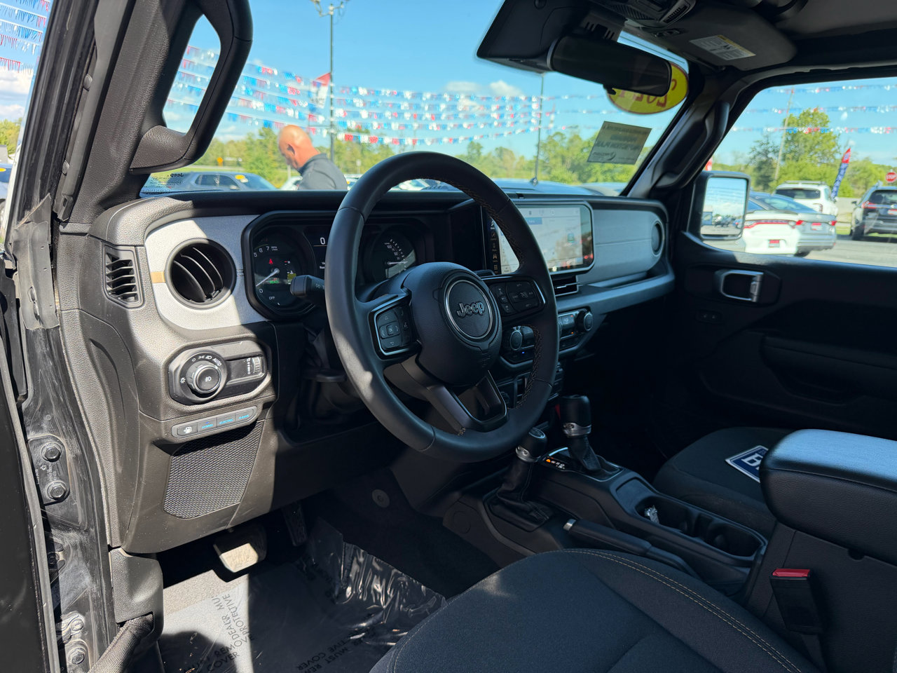 Used 2024 Jeep Wrangler Unlimited image 13