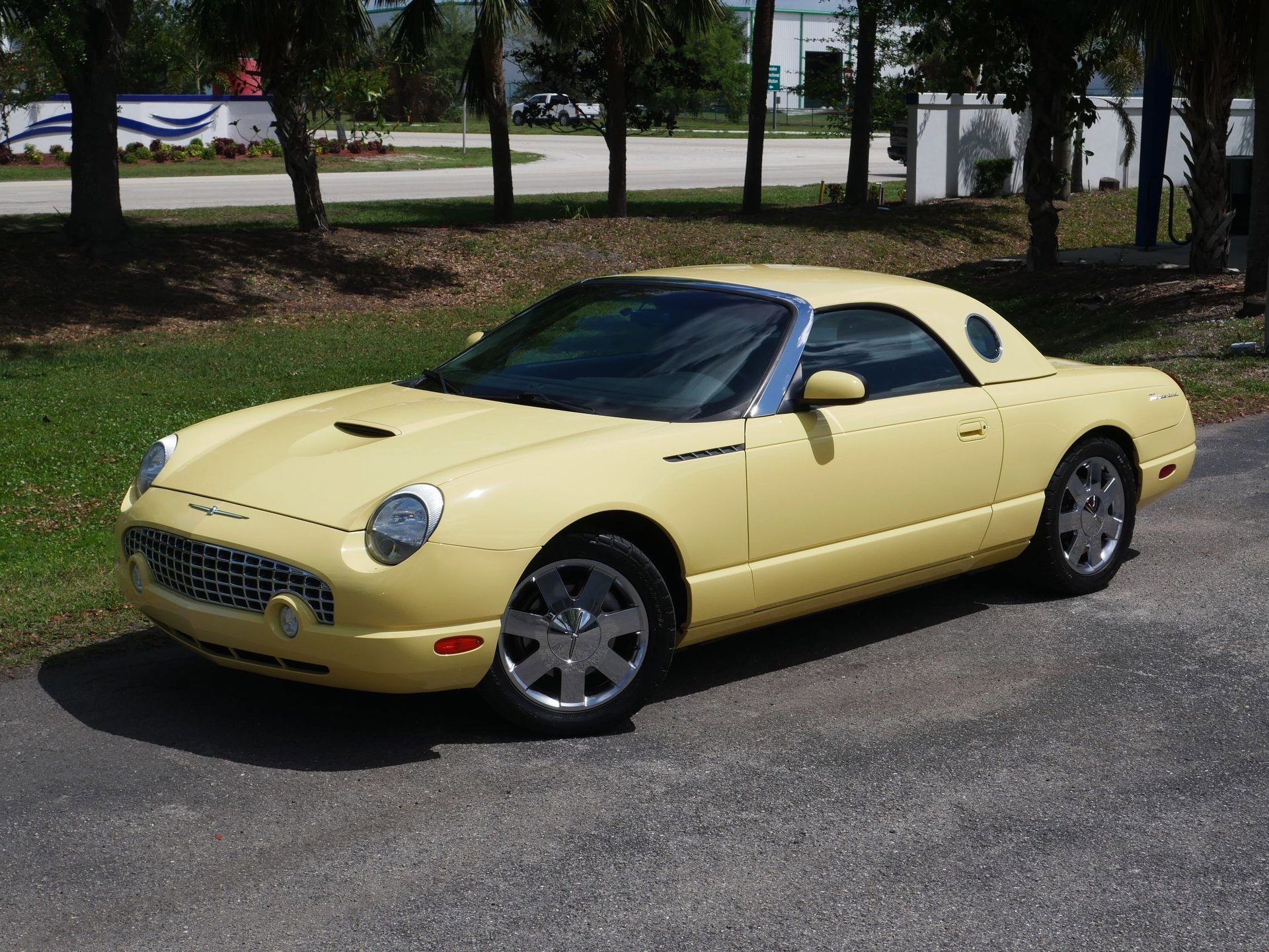 Used 2002 Ford Thunderbird RWD image 15