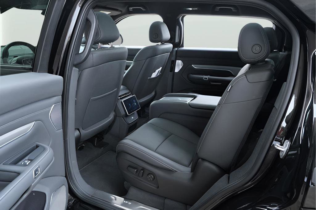 Used 2024 VinFast VF 9 Plus AWD/4WD image 21