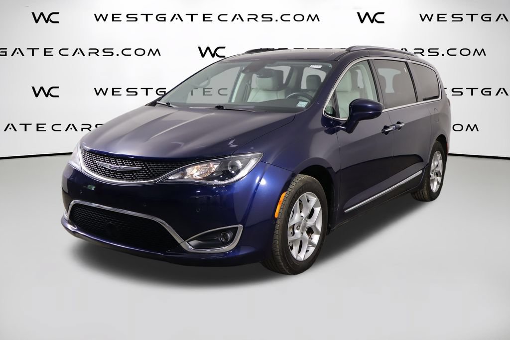 Used 2019 Chrysler Pacifica Touring-L Plus w/ Advanced Safetytec Group FWD image 1
