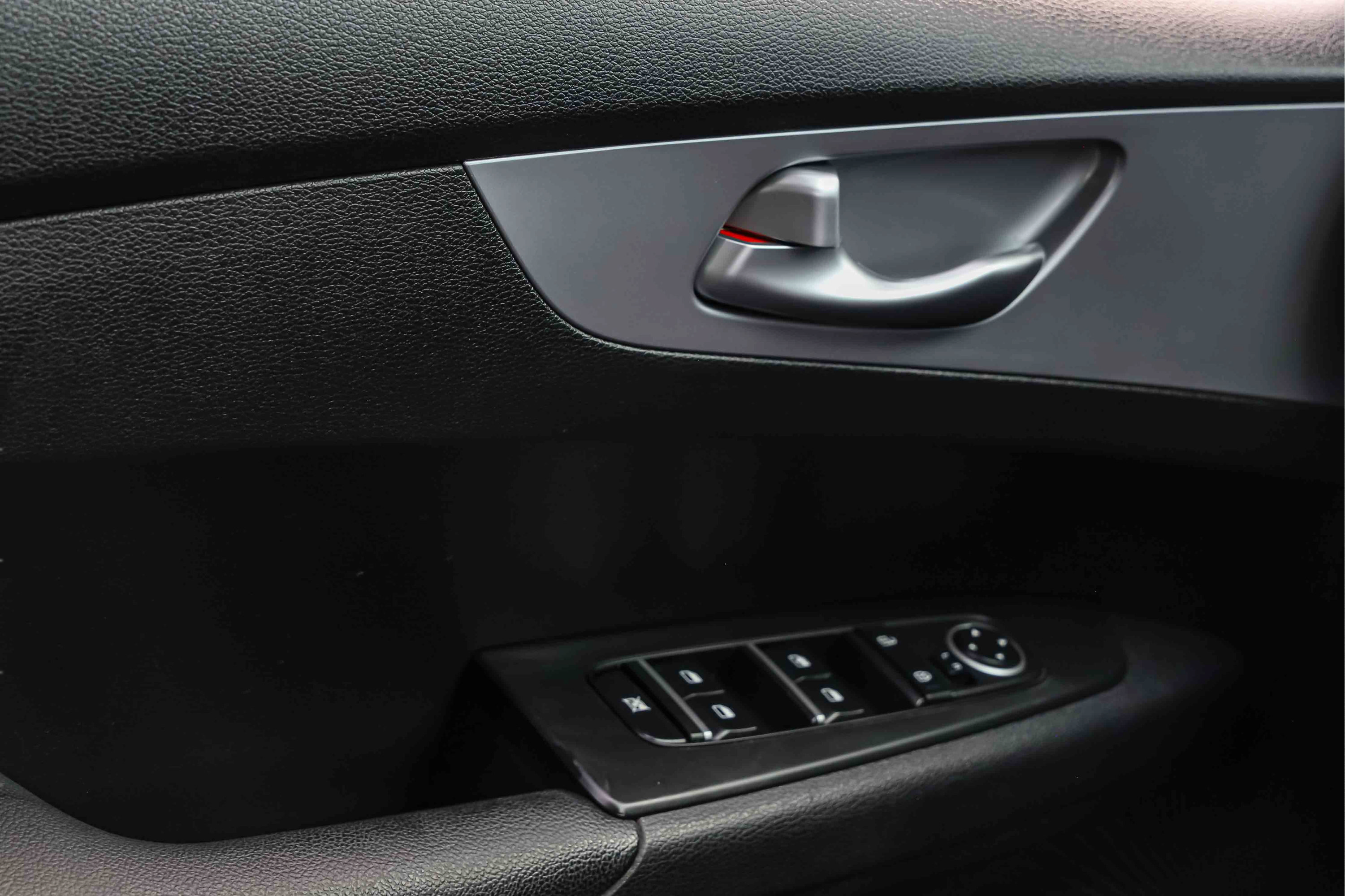 Certified 2023 Kia Forte LXS w/ LXS Technology Package FWD image 15