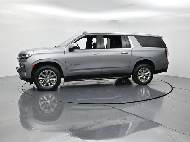 Used 2024 Chevrolet Suburban Premier AWD/4WD image 6