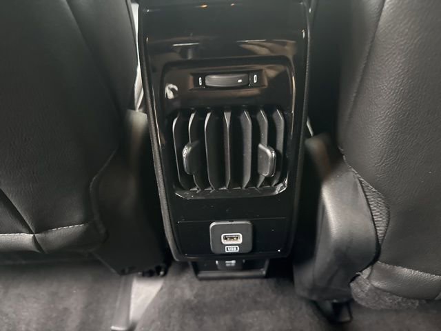 Used 2025 Jeep Compass Latitude image 29