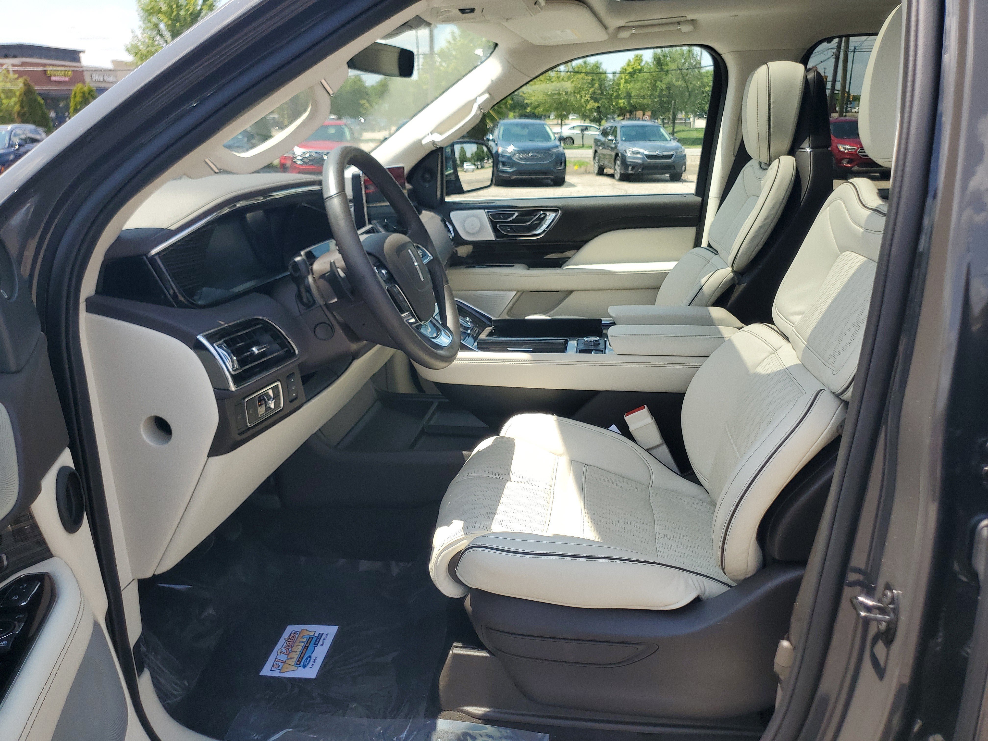 Certified 2024 Lincoln Navigator Black Label AWD/4WD image 12