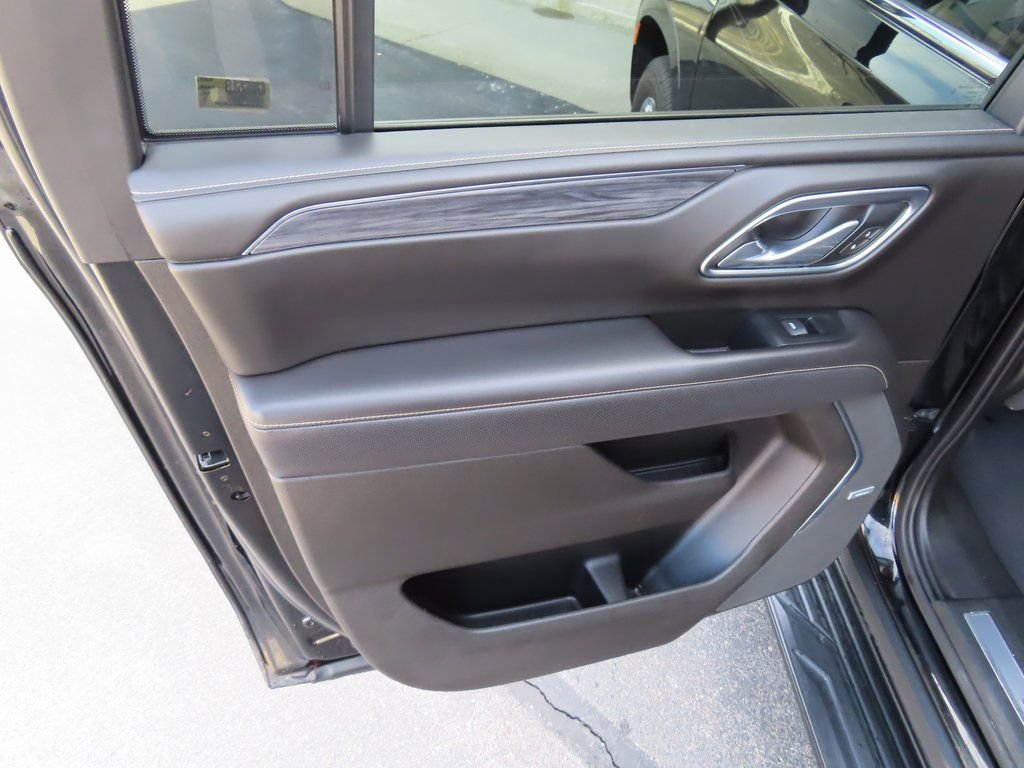 Used 2021 GMC Yukon XL SLT image 28