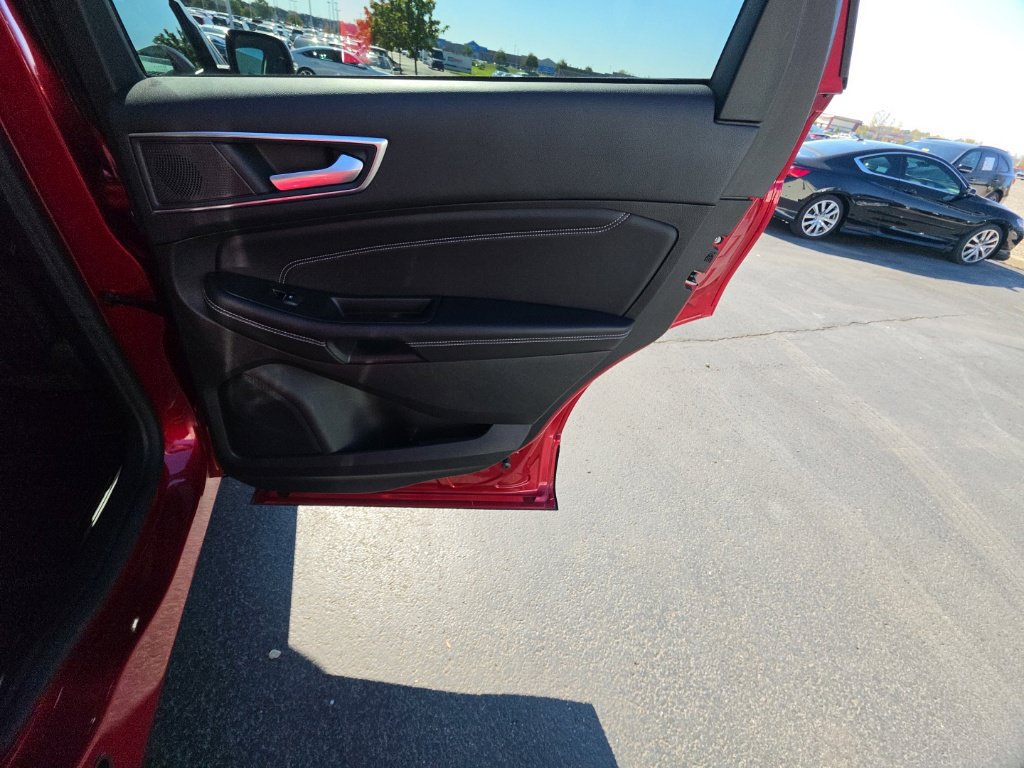 Used 2024 Ford Edge Titanium AWD/4WD image 30