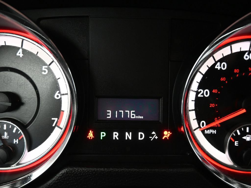 Used 2016 Dodge Grand Caravan SE image 12