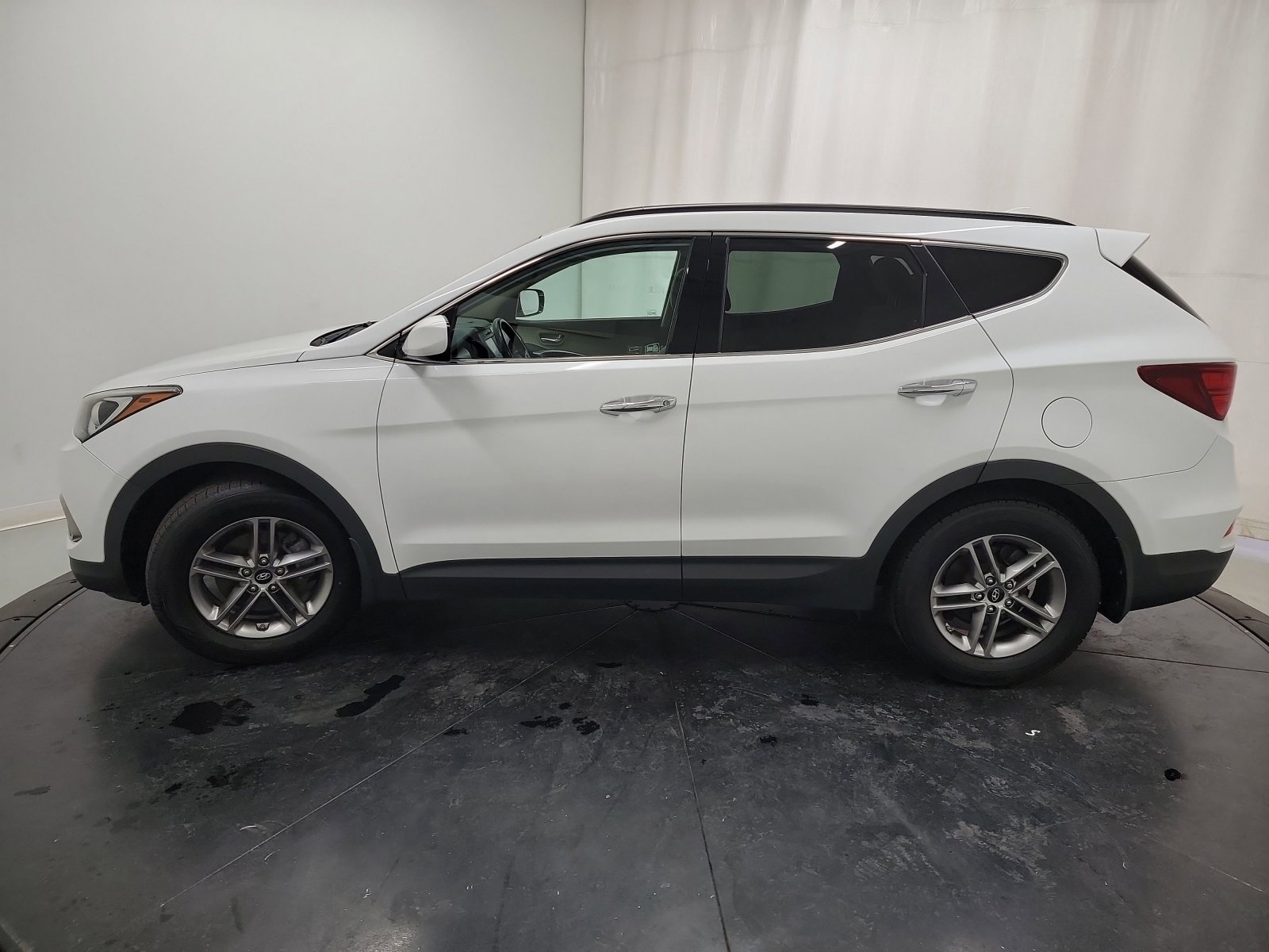 Used 2017 Hyundai Santa Fe Sport image 4