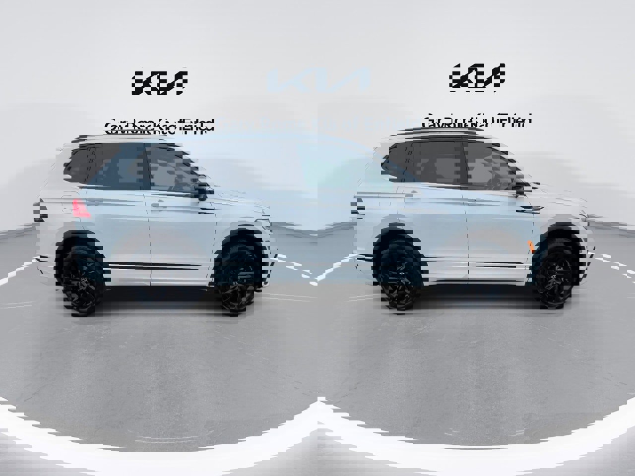 Used 2023 Volkswagen Tiguan SE R-Line image 9