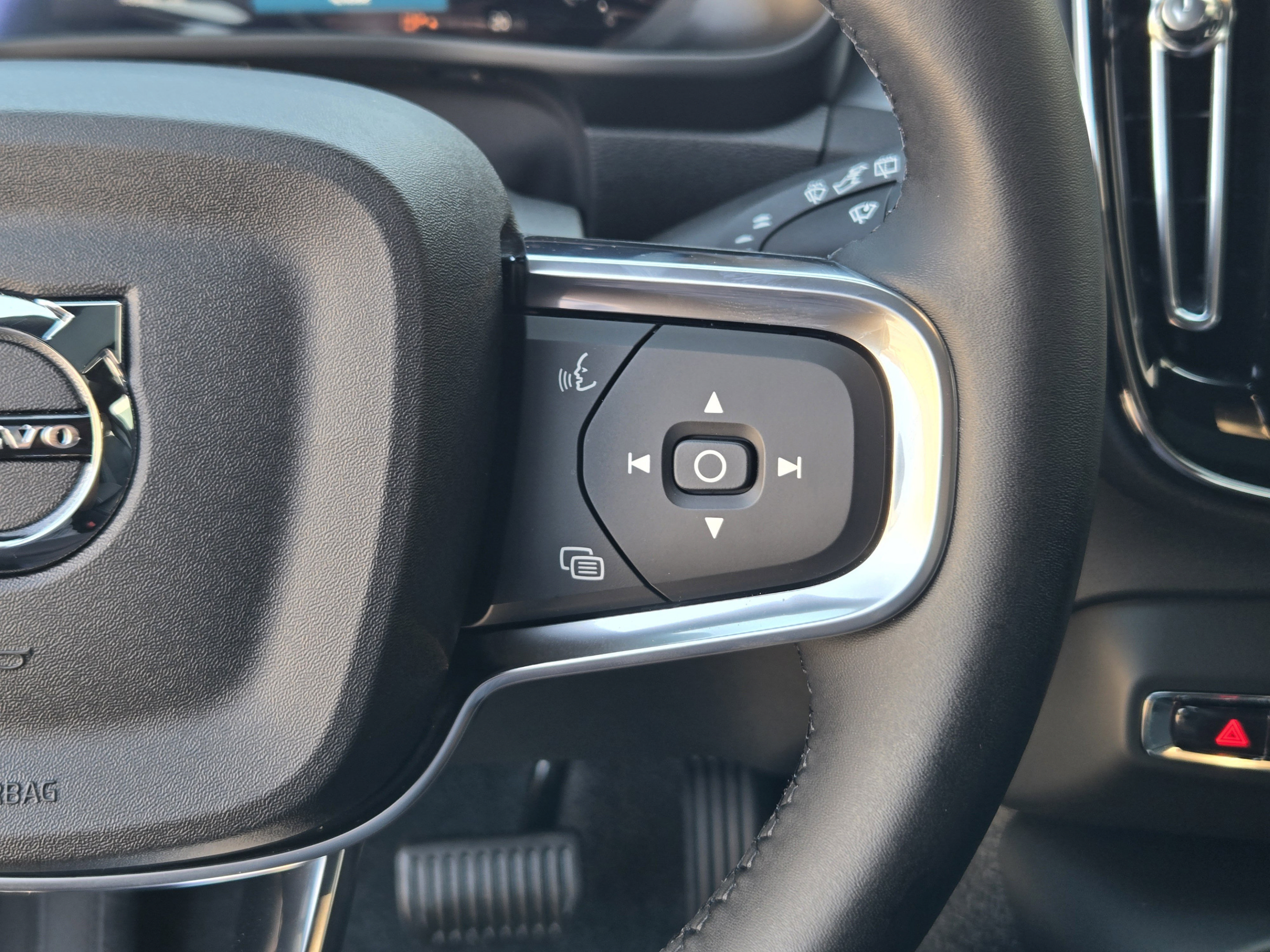 New 2026 Volvo XC40 B5 Ultra w/ Protection Package Premier AWD/4WD image 25