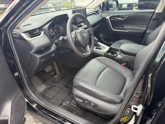 Used 2021 Toyota RAV4 XLE Premium FWD image 10