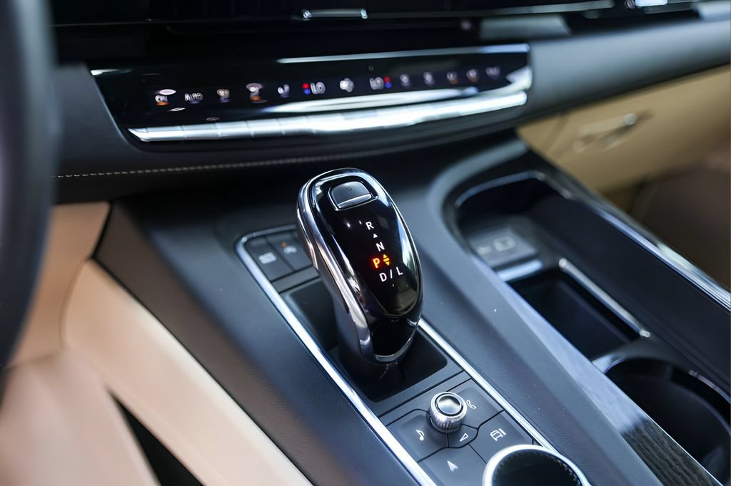Certified 2023 Cadillac Escalade Premium Luxury w/ Performance Package AWD/4WD image 19