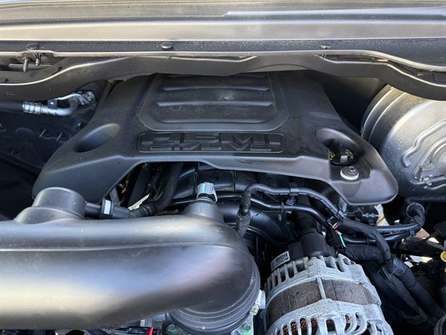 Used 2019 RAM 1500 Laramie AWD/4WD image 22