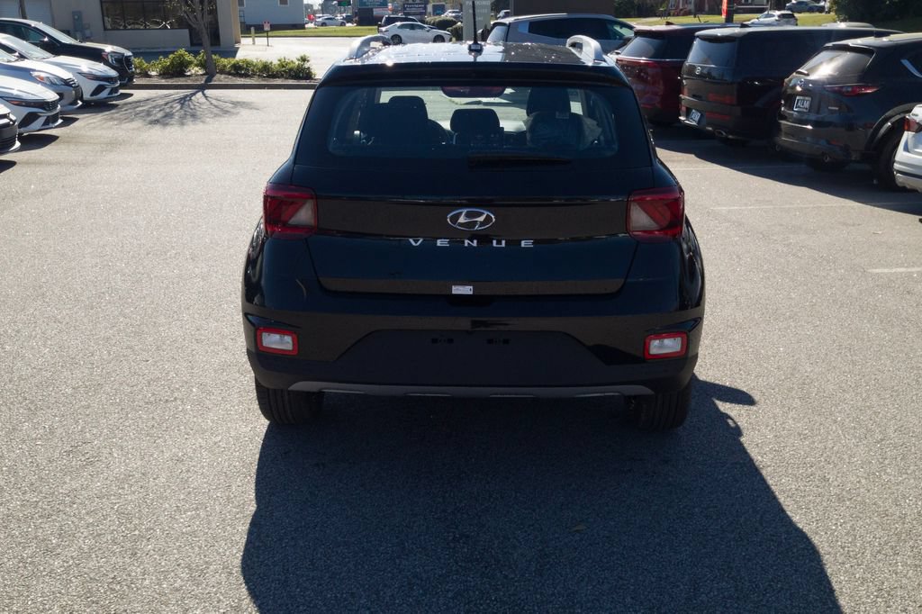 New 2026 Hyundai Venue SEL FWD image 6