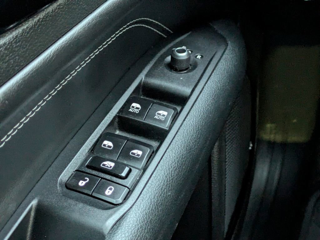 Used 2024 Jeep Compass Latitude w/ Convenience Group image 25