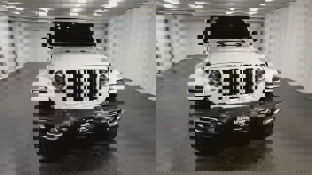 Used 2021 Jeep Wrangler Unlimited Sahara w/ Cold Weather Group image 3