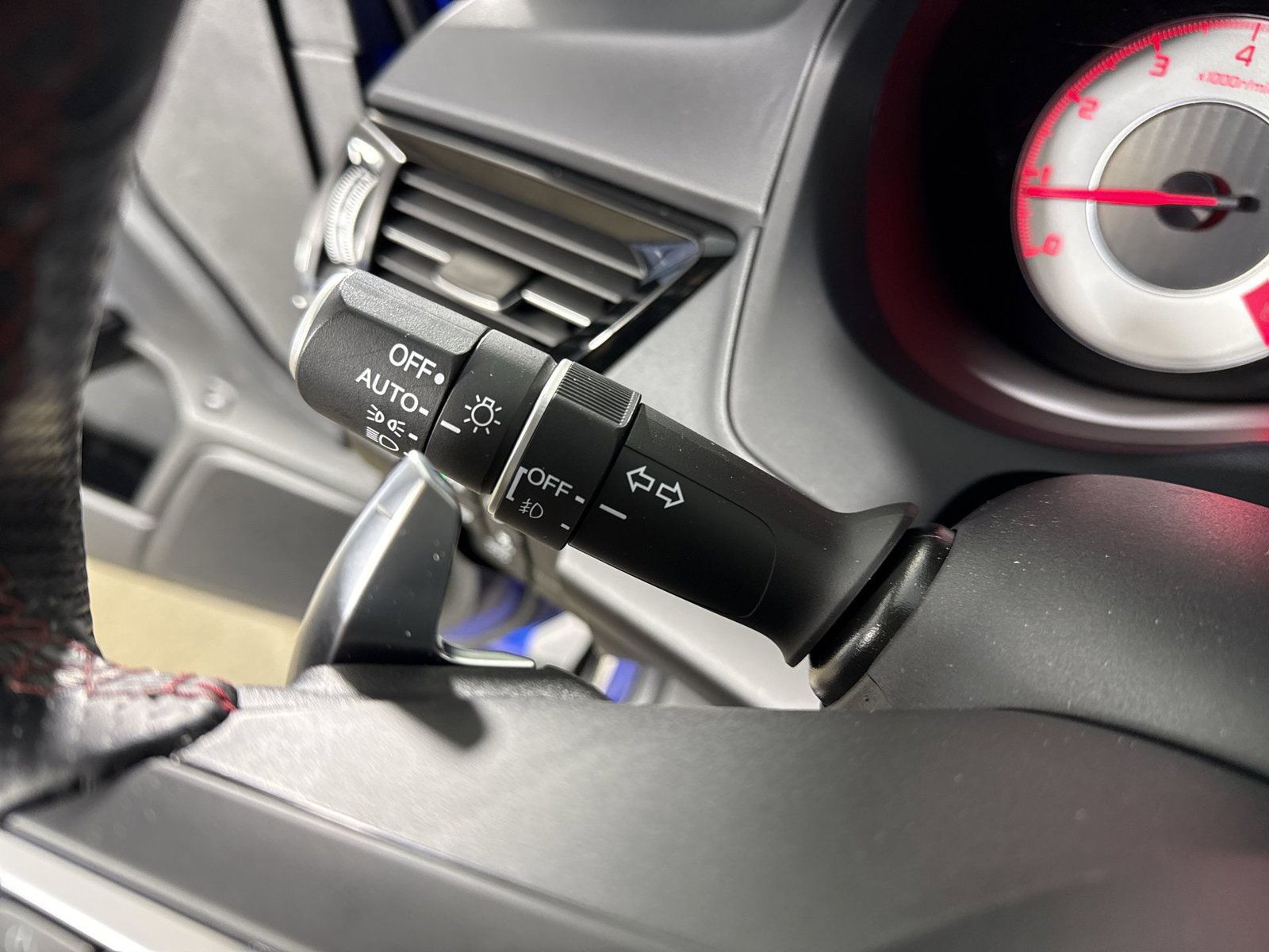 Used 2025 Acura RDX w/ Advance Package AWD/4WD image 17
