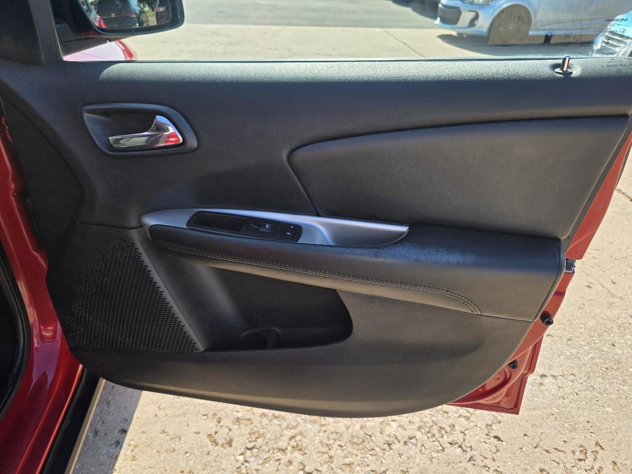 Used 2018 Dodge Journey SE w/ Connectivity Group FWD image 17