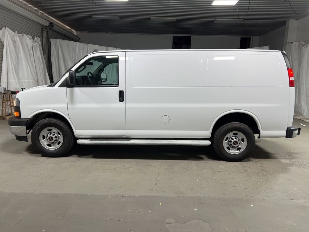 Used 2023 GMC Savana 2500 w/ Driver Convenience Package image 4