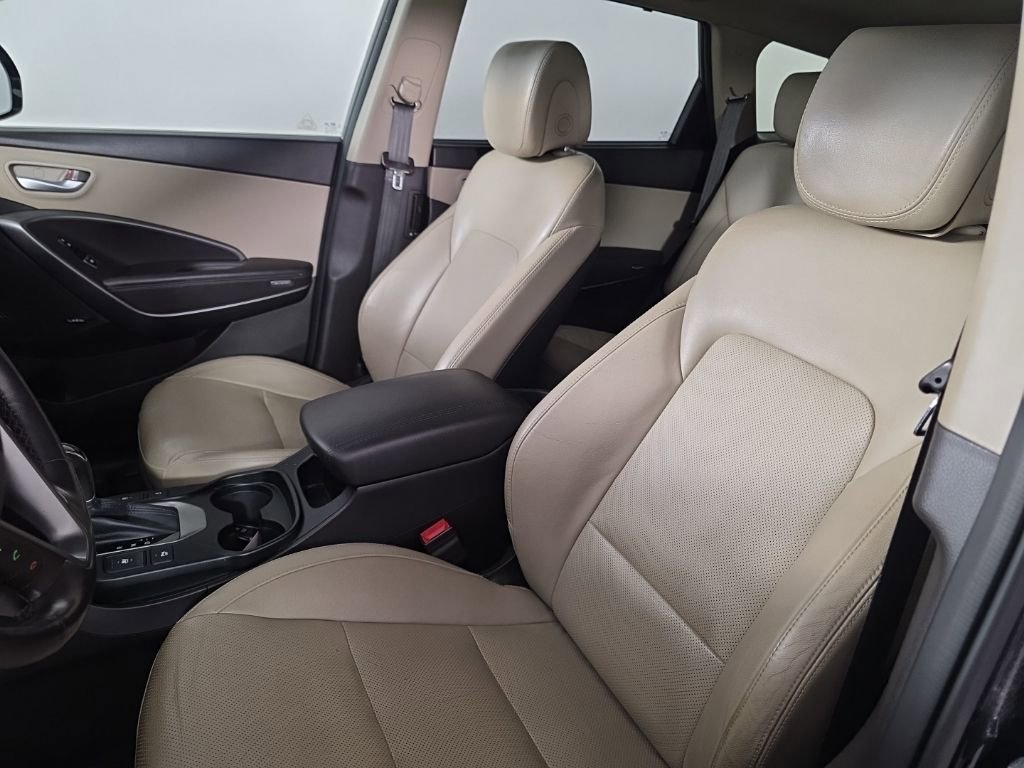Used 2017 Hyundai Santa Fe Limited AWD/4WD image 16
