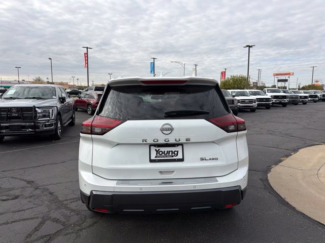 Used 2025 Nissan Rogue SL w/ SL Premium Package AWD/4WD image 7