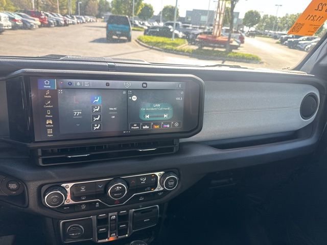 Used 2024 Jeep Gladiator Sport image 11