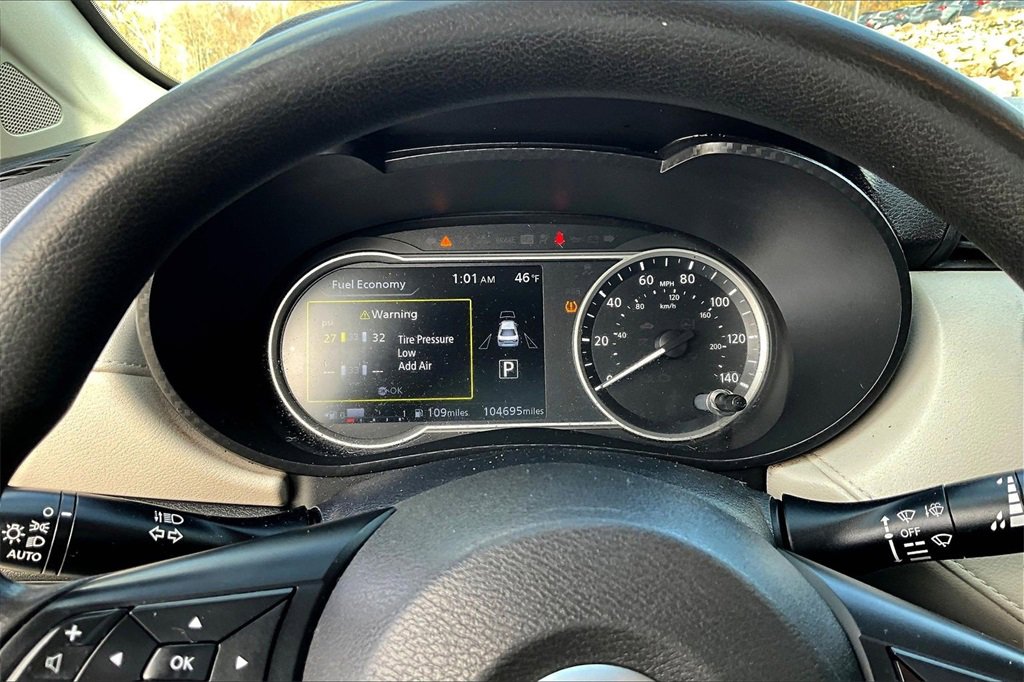 Used 2021 Nissan Versa SV image 18