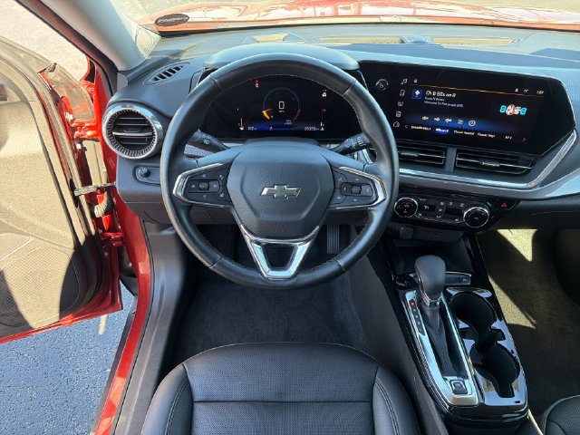 Used 2024 Chevrolet Trax ACTIV w/ Sunroof Package FWD image 15
