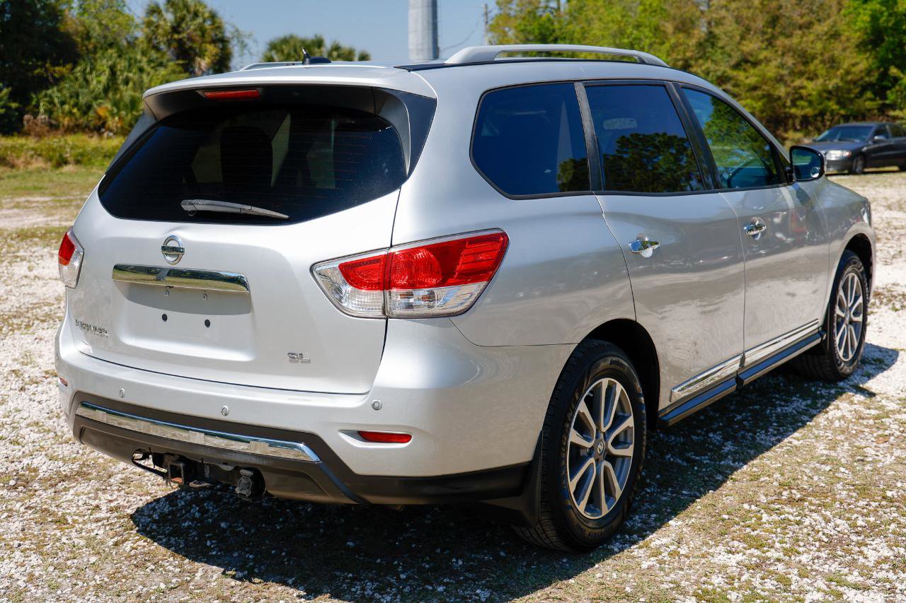 Used 2013 Nissan Pathfinder SL w/ SL Premium Pkg image 11