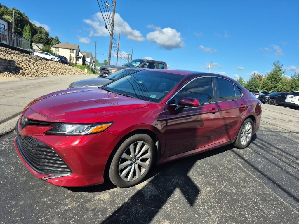 Used 2018 Toyota Camry LE w/ Convenience Package FWD image 4