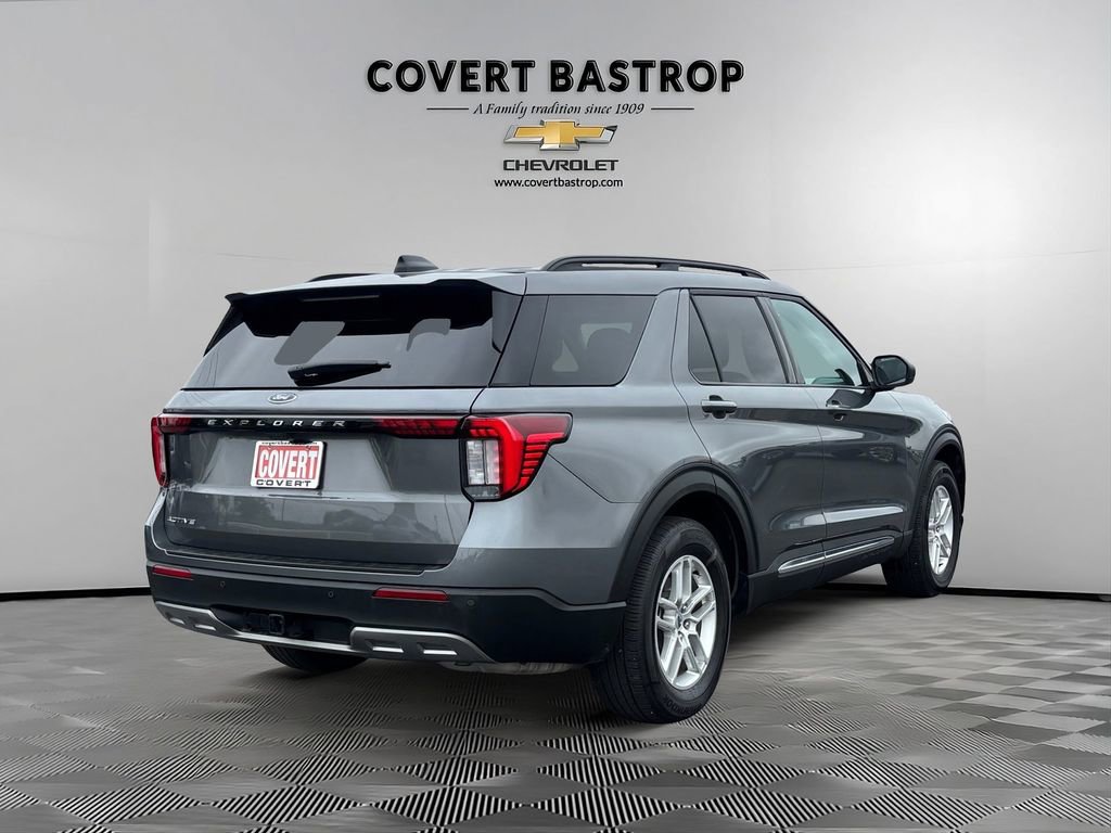 Used 2025 Ford Explorer Active w/ Active Comfort Package RWD image 6