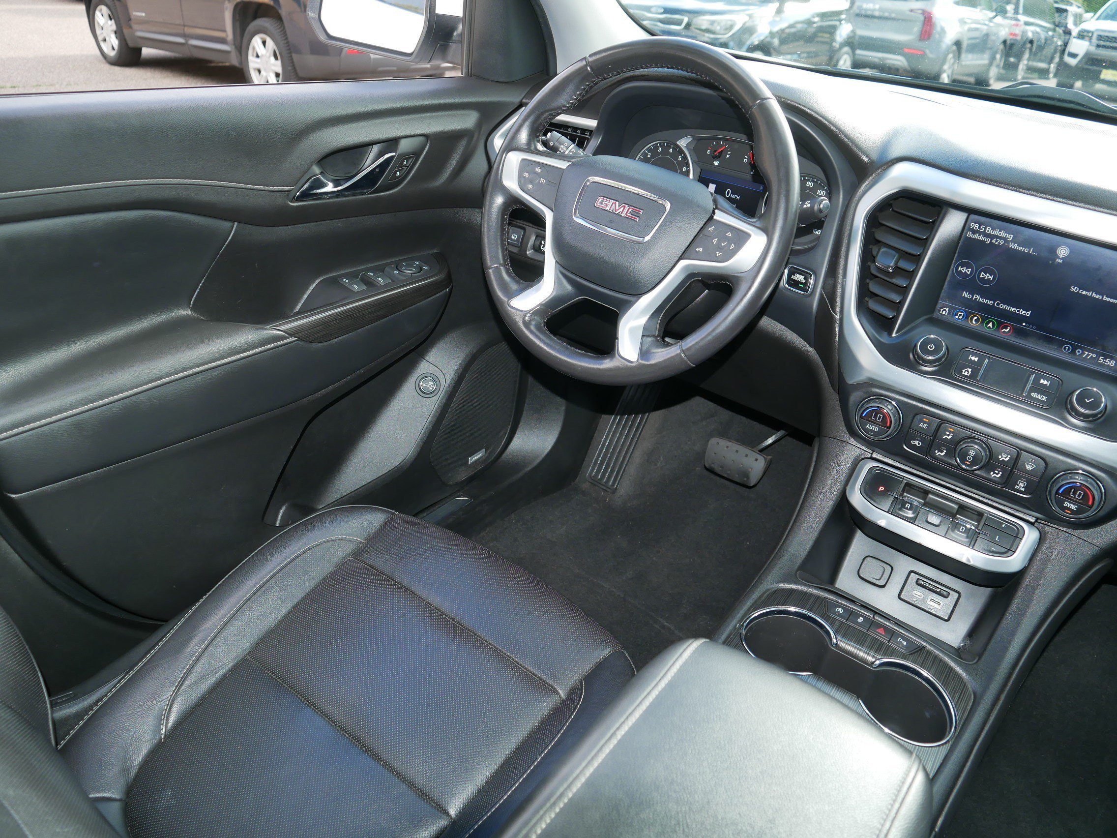 Used 2020 GMC Acadia SLT AWD/4WD image 9