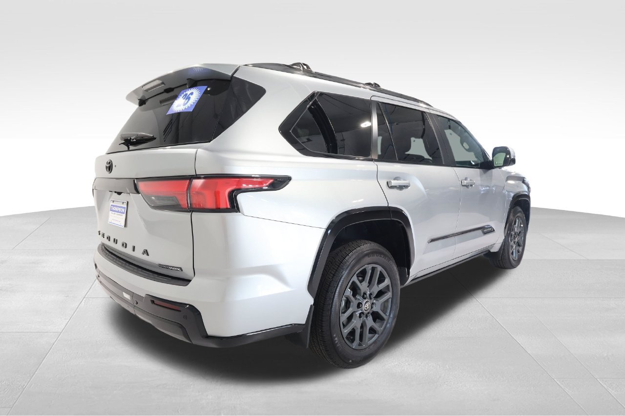 Used 2026 Toyota Sequoia Platinum AWD/4WD image 4