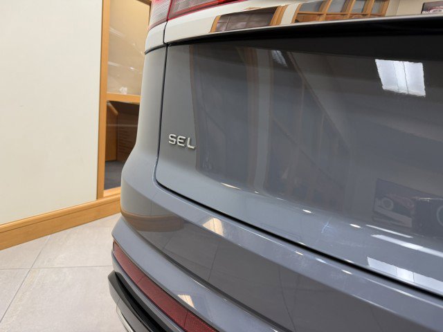 Used 2024 Volkswagen Atlas Cross Sport SEL R-Line image 24