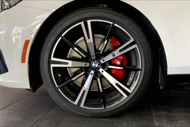 New 2026 BMW 540i xDrive w/ M Sport Package AWD/4WD image 12
