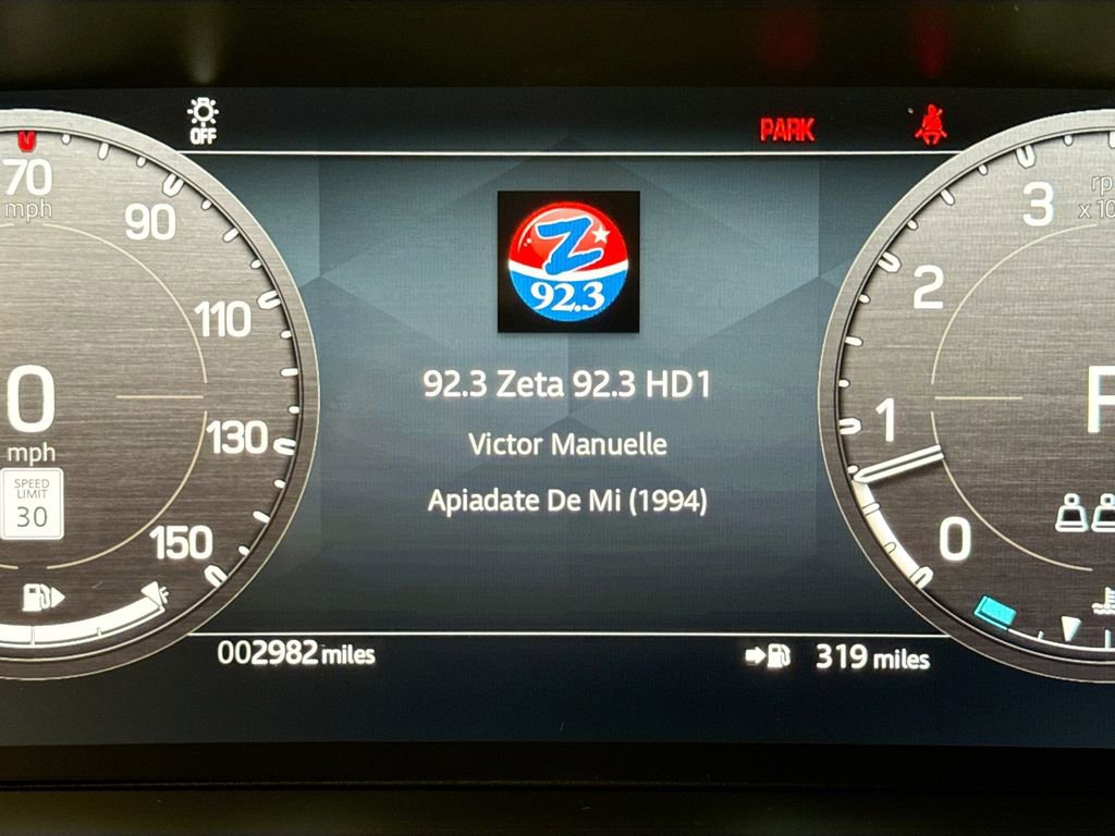 Used 2025 Land Rover Defender 110 S image 11