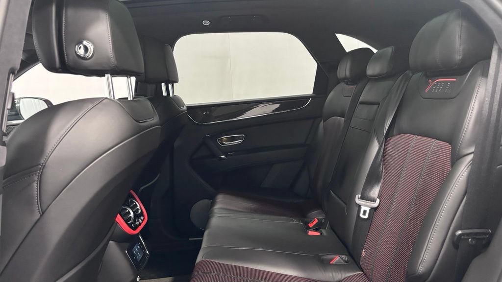 Used 2020 Bentley Bentayga AWD/4WD image 26