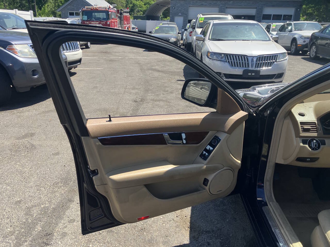 Used 2008 Mercedes-Benz C 300 4MATIC Sedan image 13