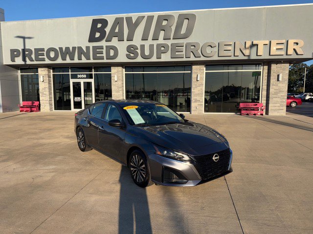Used 2025 Nissan Altima 2.5 SV image 1
