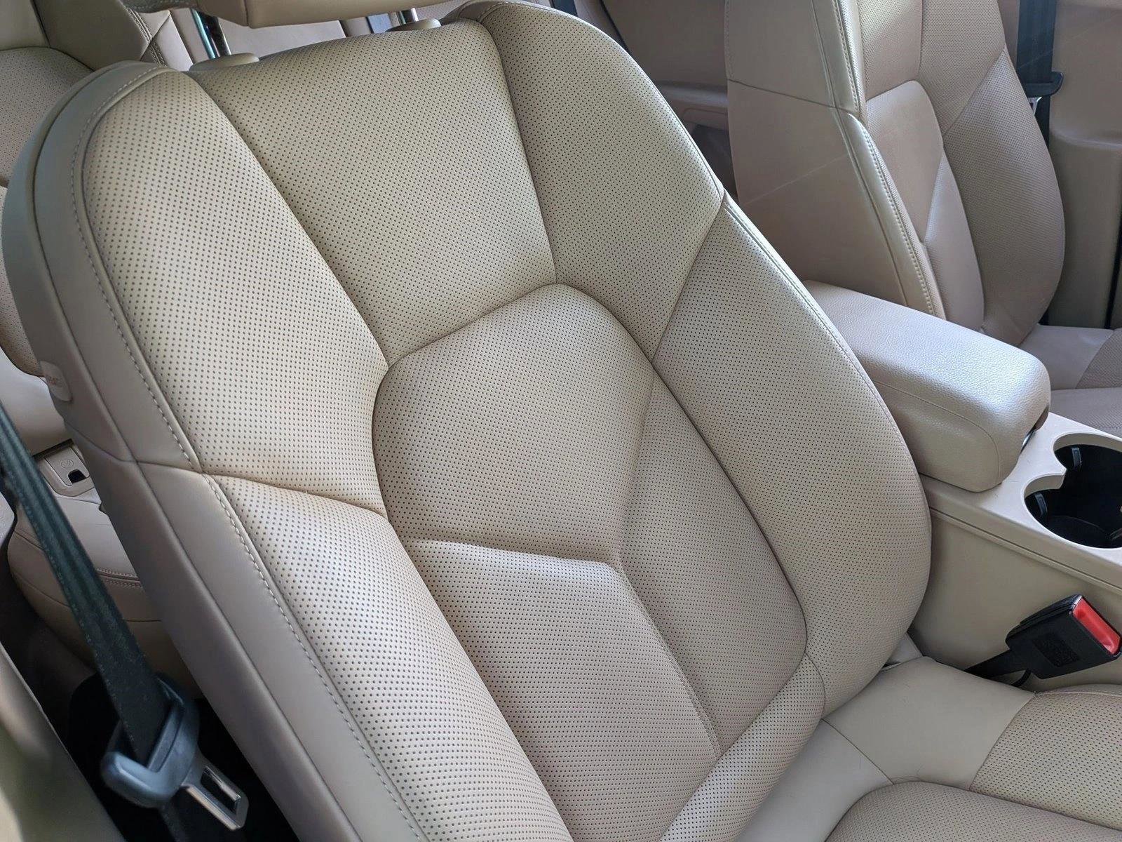 Used 2023 Porsche Macan AWD/4WD image 19