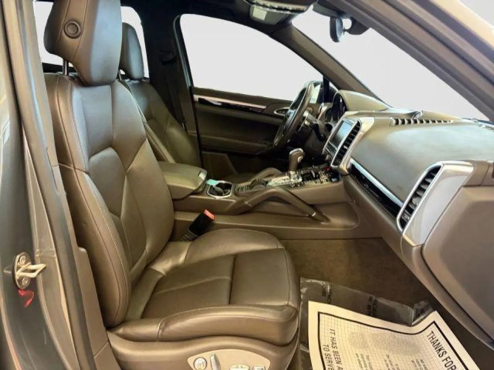 Used 2016 Porsche Cayenne w/ Premium Package Plus image 16