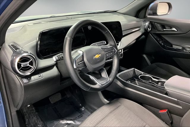 Used 2025 Chevrolet Equinox LT FWD image 16
