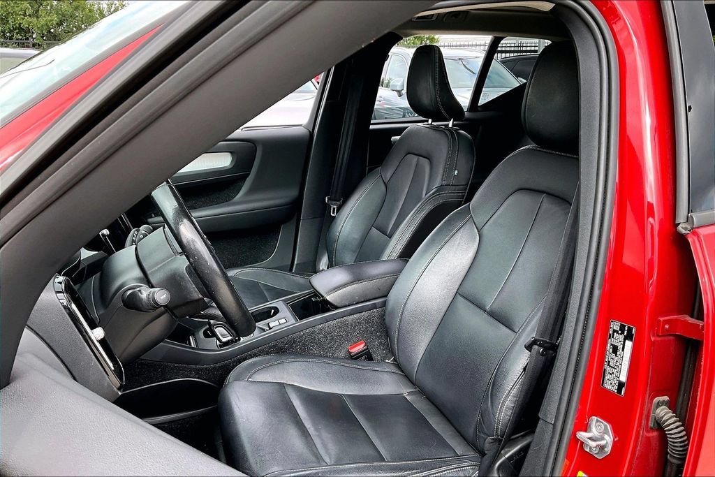 Used 2019 Volvo XC40 T5 Momentum AWD/4WD image 34