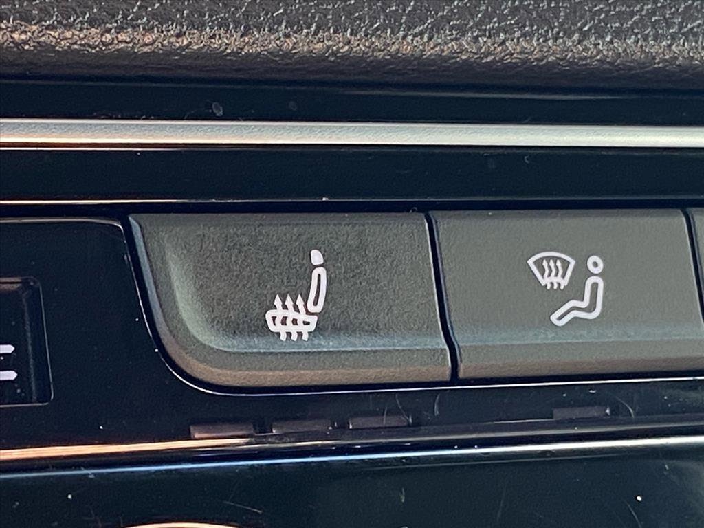 Certified 2023 Volkswagen Atlas Cross Sport SE w/ Panoramic Sunroof Package image 14