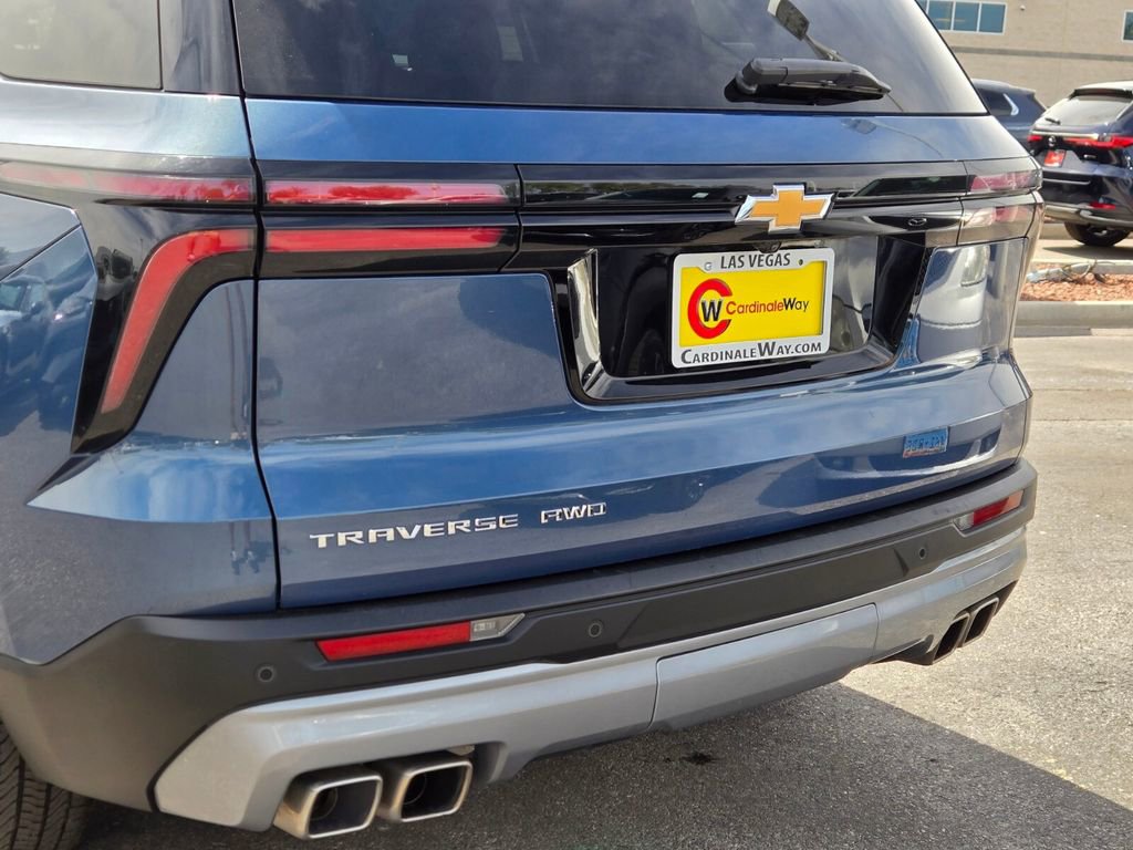 Used 2025 Chevrolet Traverse LT AWD/4WD image 5